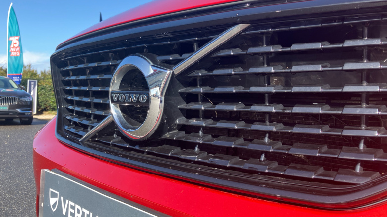 Volvo Xc40 2.0 B4P R DESIGN 5dr Auto Petrol Estate